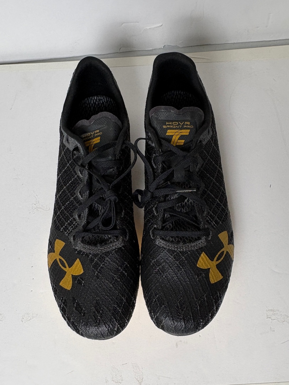 Under Armour Men’s Black HOVR Sprint Pro spikes - Never Worn